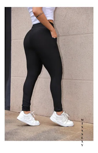 Legging Fitness Ultimate: Bolso Lateral, Zero Transparência, Conforto Excepcional para Treino.